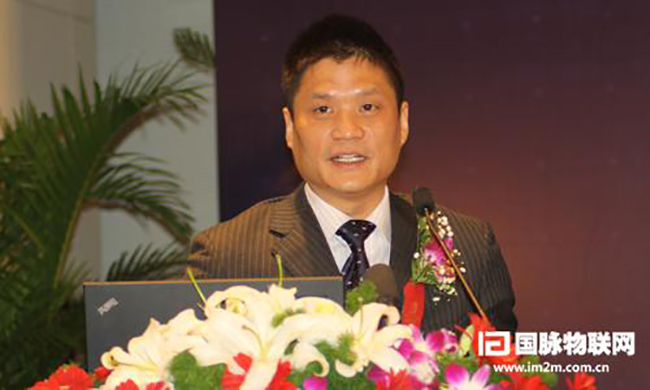 诺亚体育互联智慧城市研究中心主任杨冰之宣布《2012中国智慧城市发展现状和趋势预测研究报告》正式发布，并以《中国智慧城市发展特征解决》为题作了精彩的演讲