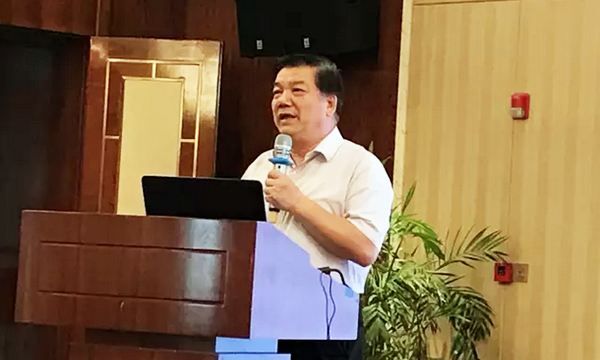 在“青海省政府信息与政务公开培训暨互联网+政务服务研讨会”上，中国信息协会特约副会长、电子政务理事会常务副理事长、中国审计学会计算机分会会长周德铭以《促进政务信息资源共享开放》为题做了专题演讲。