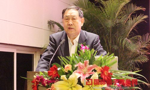 在"2014中国智慧政府发展年会"上，电子政务权威专家、国家行政学院教授汪玉凯发表主题演讲